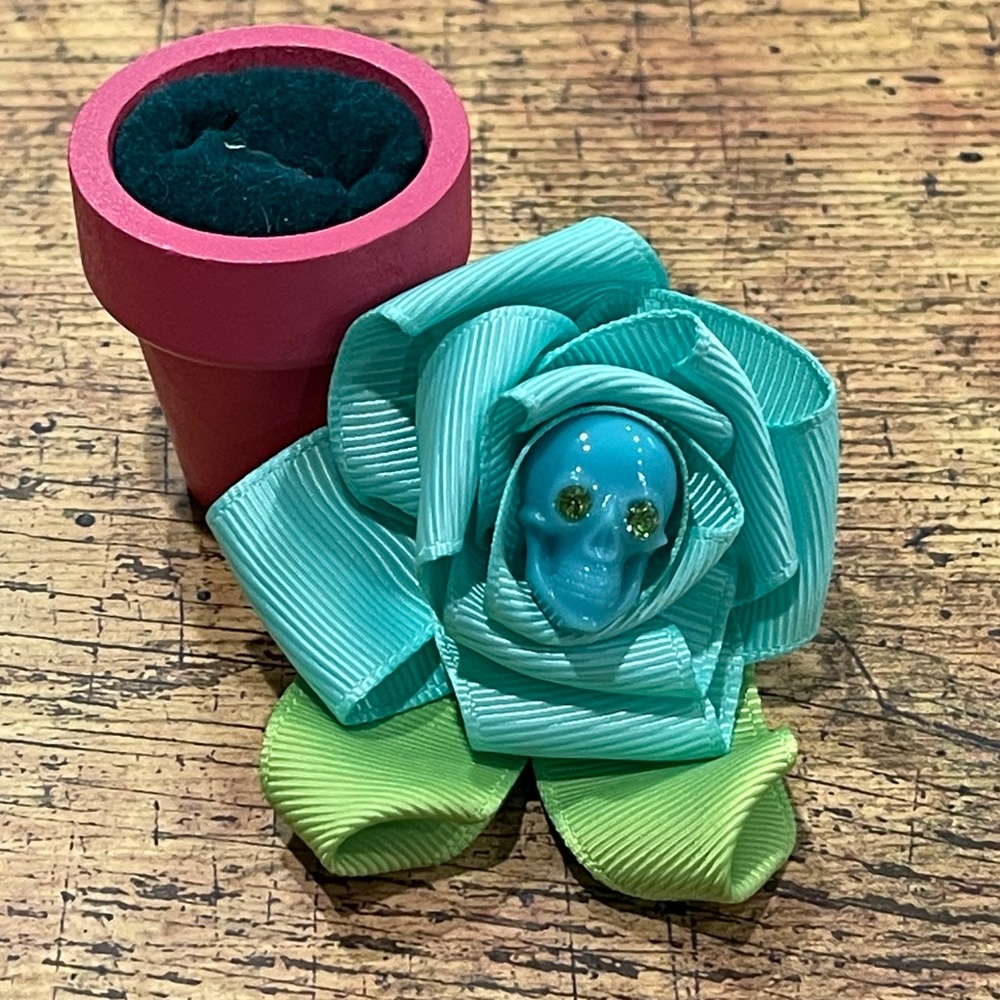 Tarina Tarantino Skull Flower Ring In Flower Pot